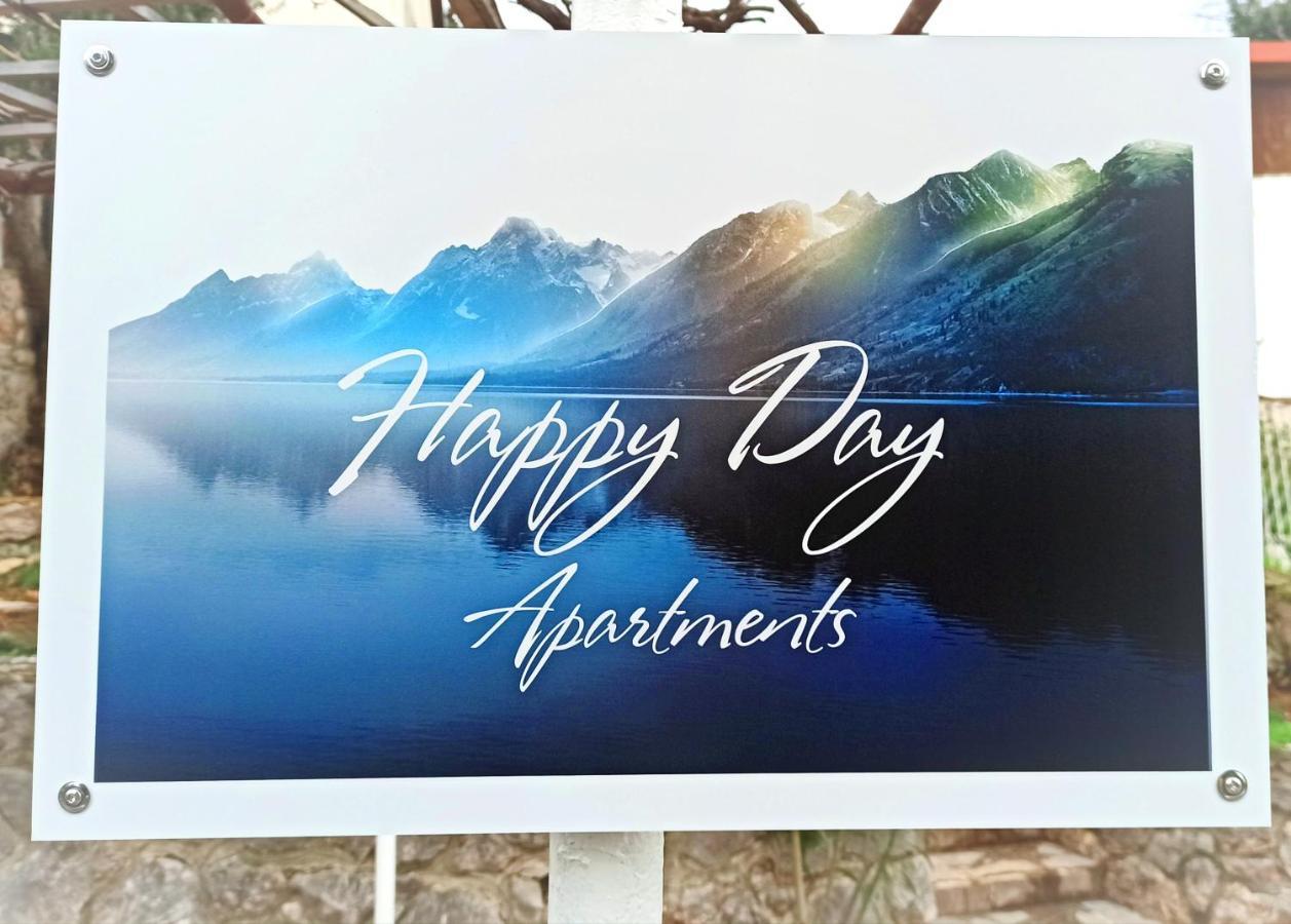 Apartments Happy Day Karlobag Exterior photo
